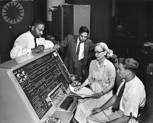 葛麗絲·霍普與 UNIVAC（Image: Public.Resource.Org）