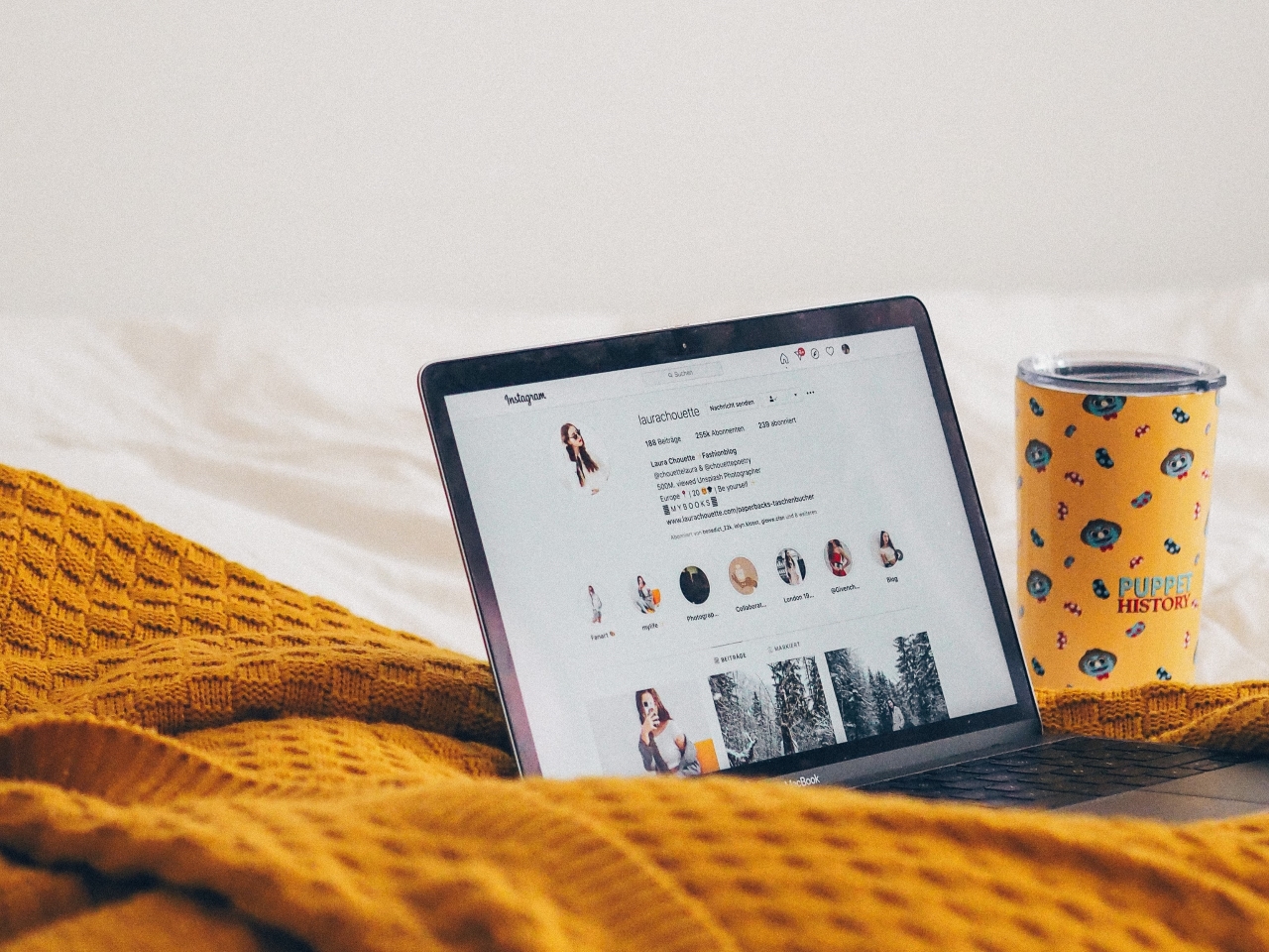 KOL、KOC是常見的社群影響者，例如Instagram、TikTok上就有大量的圖文影音創作者